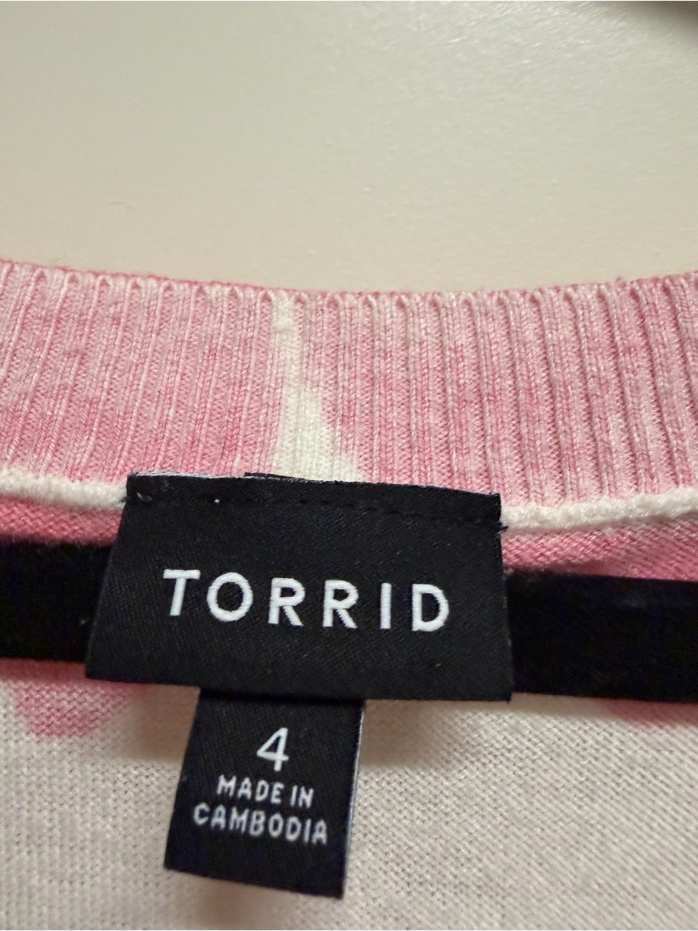 torrid White and Pink Floral V-Neck Sweater - Picture 4 of 5